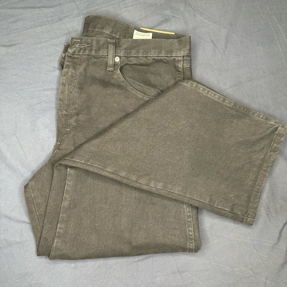 Wrangler Men’s Relaxed Fit Black Jeans – Durable, Comfortable, Classic Style